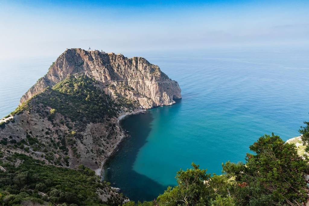 Pourquoi l’algérie devrait être votre prochaine destination de vacances en méditerranée